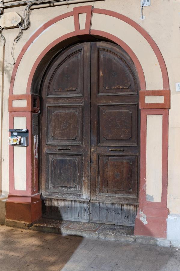 5 Sensi - Vasca Idromassaggio, Terrazzo, Fibra Ultraveloce, Parcheggio Coperto su Richiesta - B&B