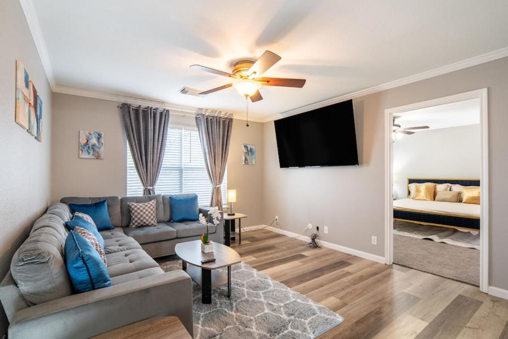 Spacious beautiful home near Kalahari Resorts (9min) - B&B Round Rock