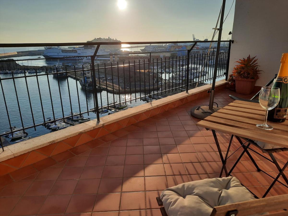 B&B Civitavecchia - MARE FUORI APARTMENT - Bed and Breakfast Civitavecchia