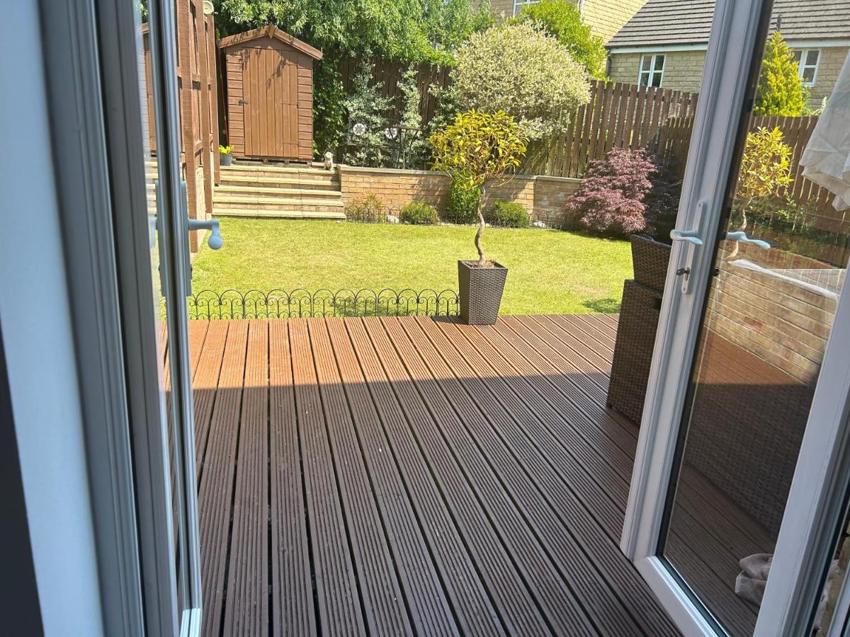 Entire 3 bedroom deluxe house - B&B Cleckheaton