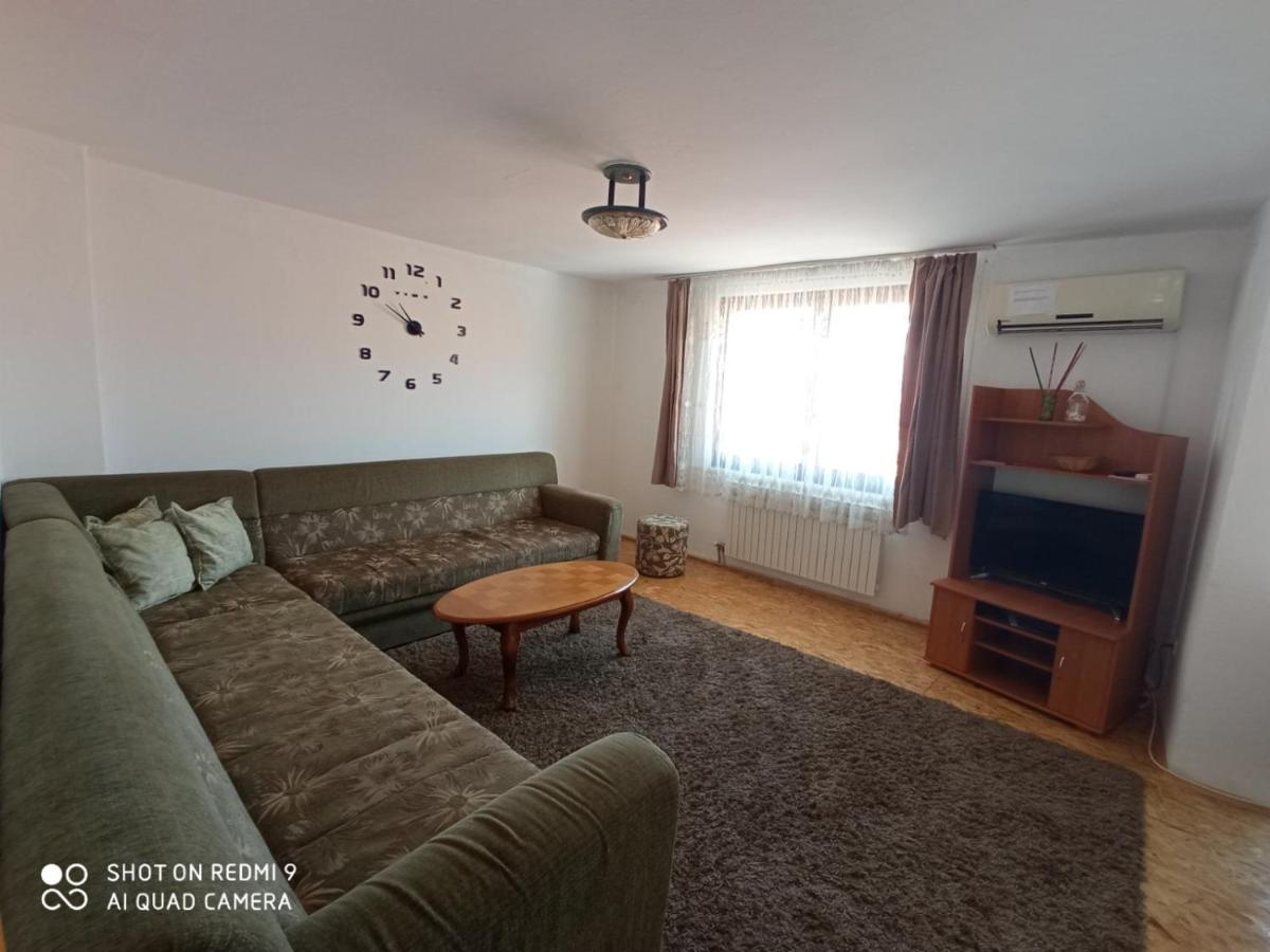 Almir Apartman - Ferienwohnung