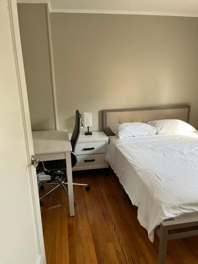 Cozy Modern Condo - B&B East Orange