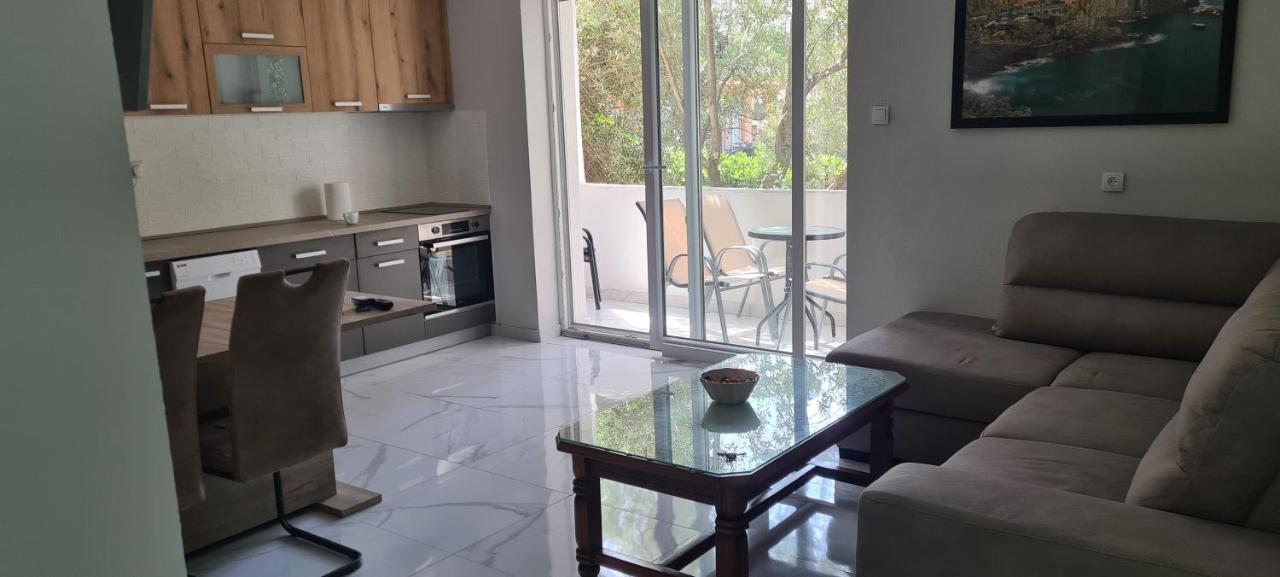 Apartment Blue Adriatic Tivat - Bed and Breakfast Tivat