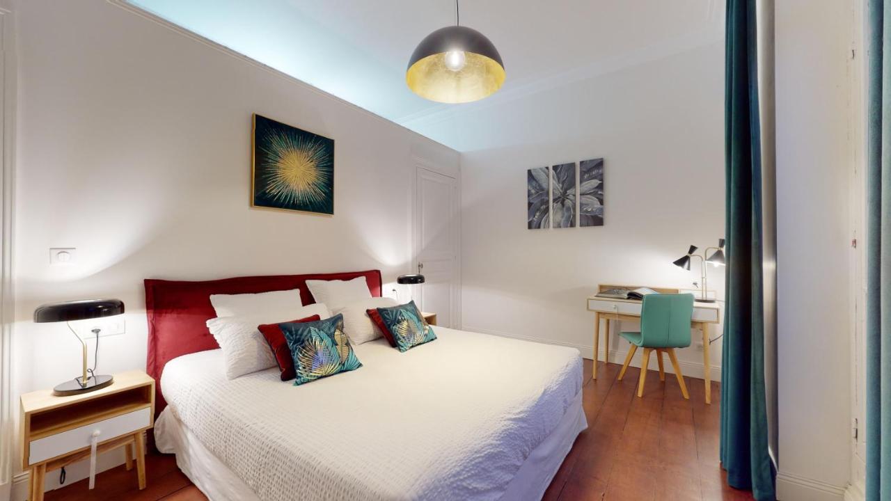 Deluxe Double Room with Castle View (Vert Galant)