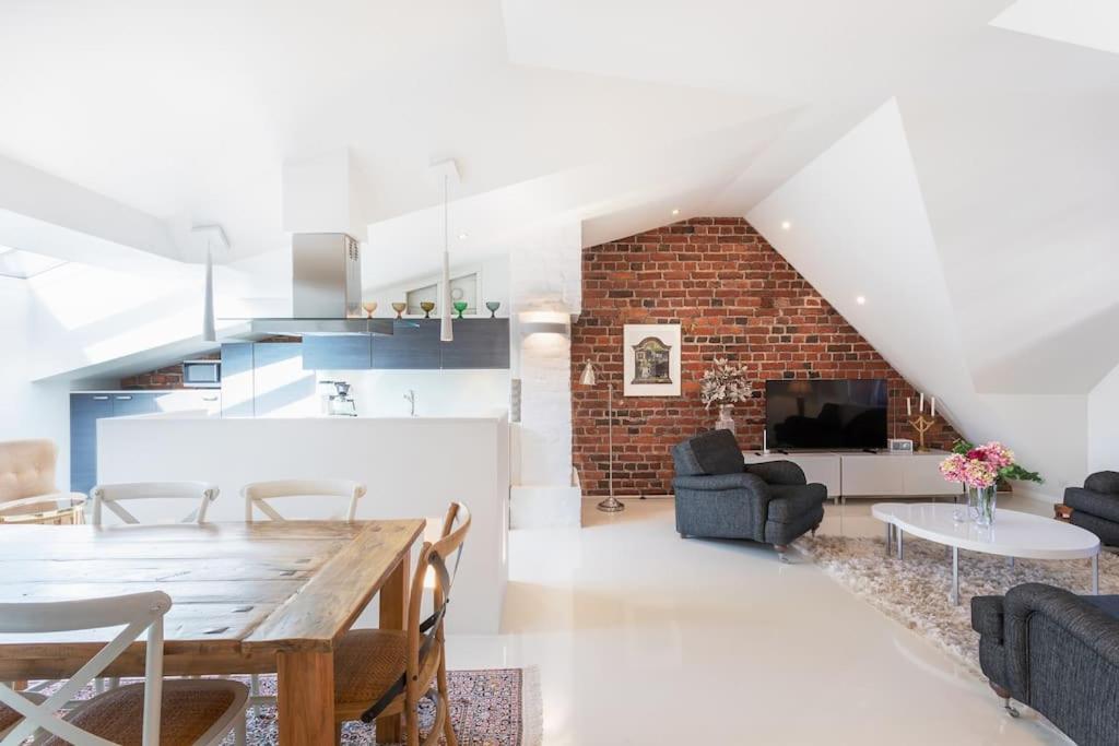 Stunning Huvilakatu Penthouse - Ferienwohnung Helsinki