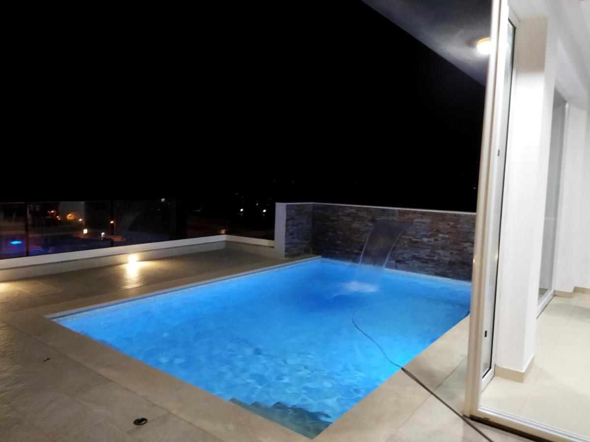 B&B Xgħajra - Duplex penthouse with swimming pool - Bed and Breakfast Xgħajra