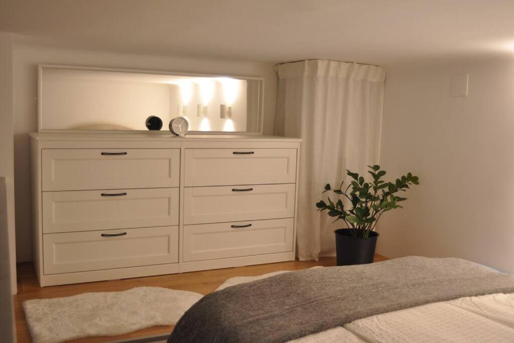 Studio - Split Level