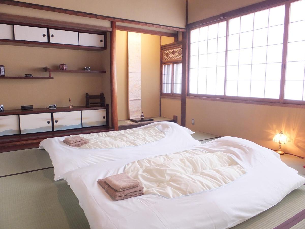Deluxe Japanese-Style Room with Shared Bathroom