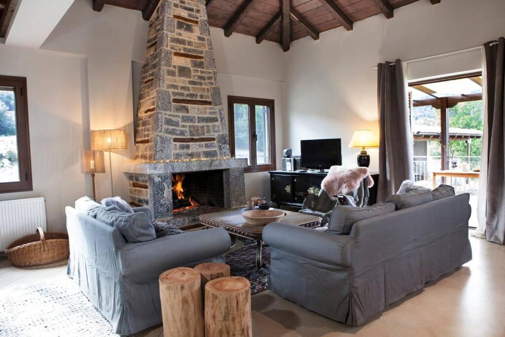Bezeniko Amazing Arcadian Property! - B&B