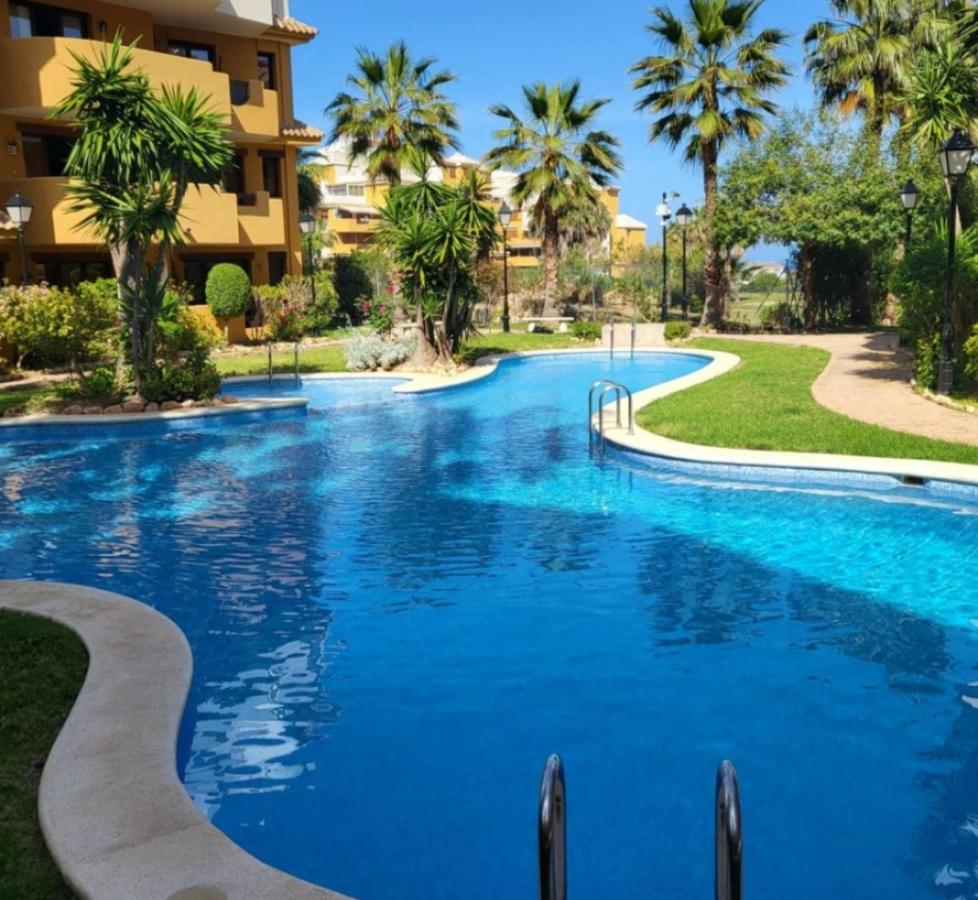 B&B Punta Prima - Apartamento Sultan, Punta Prima, Panorama Park, 2 bed & 2 beautiful swimming pools - Bed and Breakfast Punta Prima