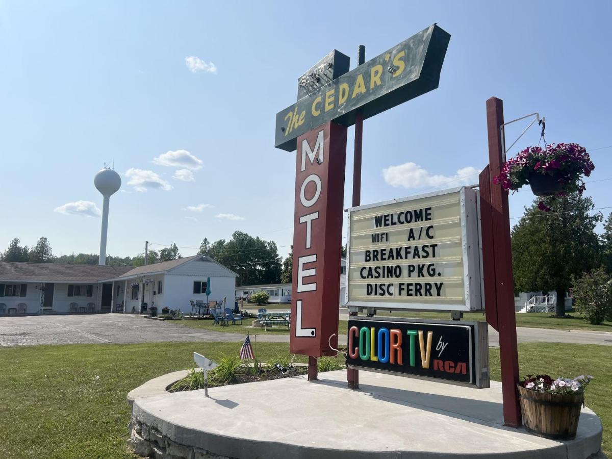 B&B Saint Ignace - Cedars Motel - Bed and Breakfast Saint Ignace