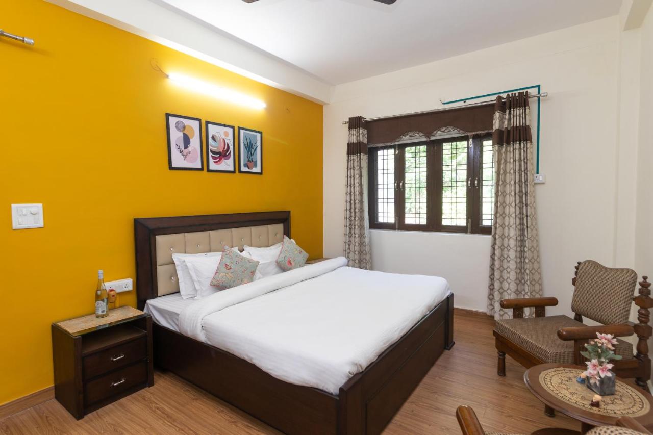 B&B Dehradun - Berry 3BHK by Wabi Sabi Stays - Bed and Breakfast Dehradun