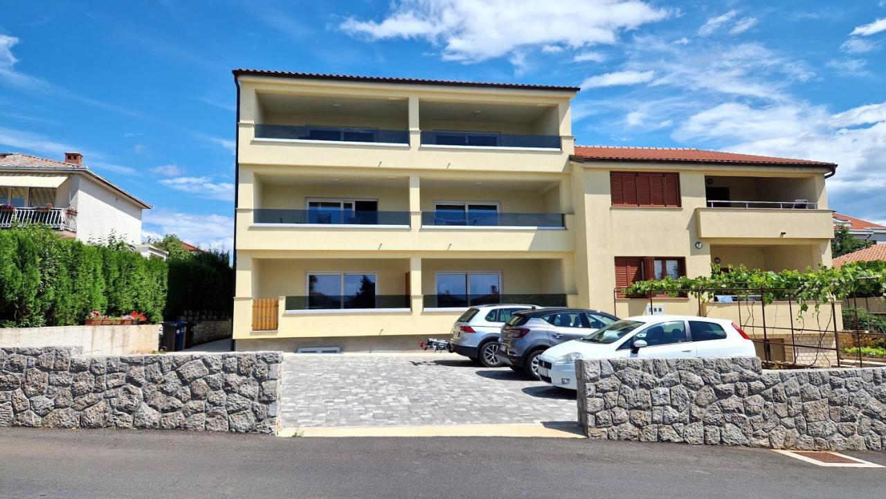 Apartmani Krajinovic - Bed and Breakfast Krk
