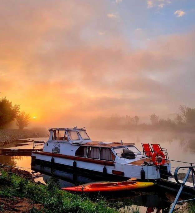 B&B Poznan - River Yacht Age of Aquarius - Bed and Breakfast Poznan