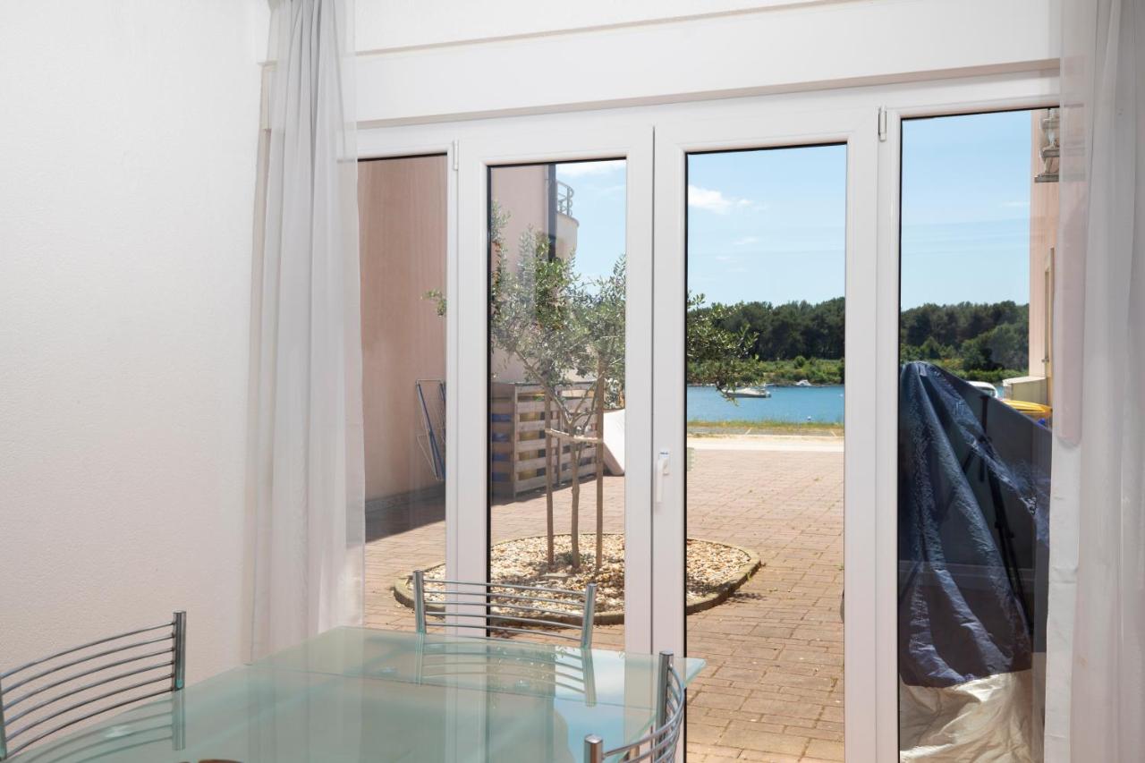 Medulin Burle Sea View Apartment - B&B