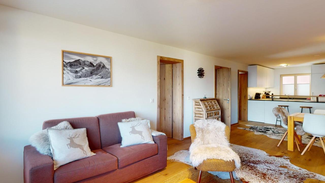 Guardaval 15 - Ferienwohnung Surlej