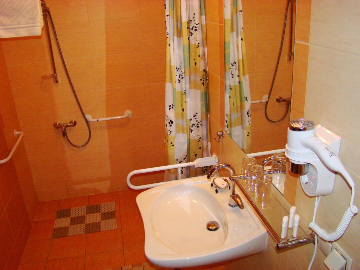 Triple Room - Disability Access