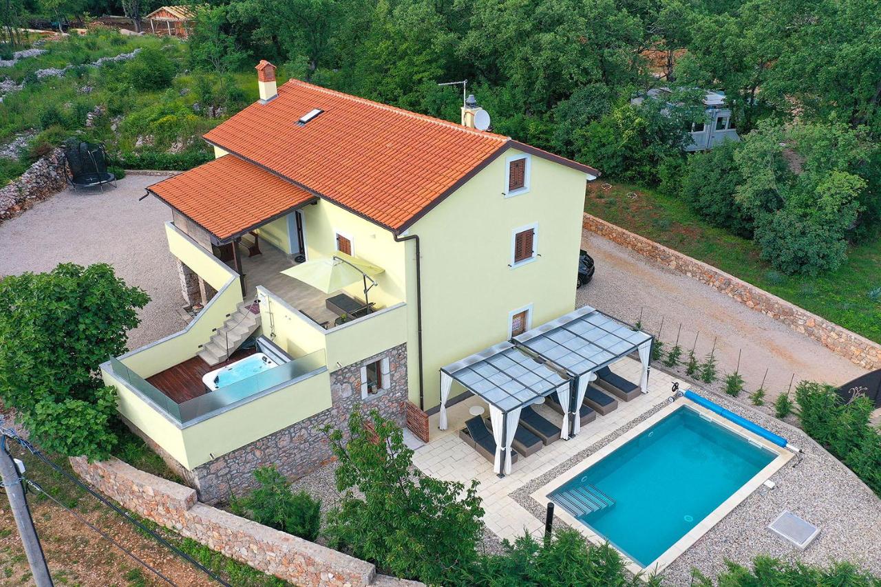 Holiday house Toš-Vila with heated pool - B&B Vrbnik