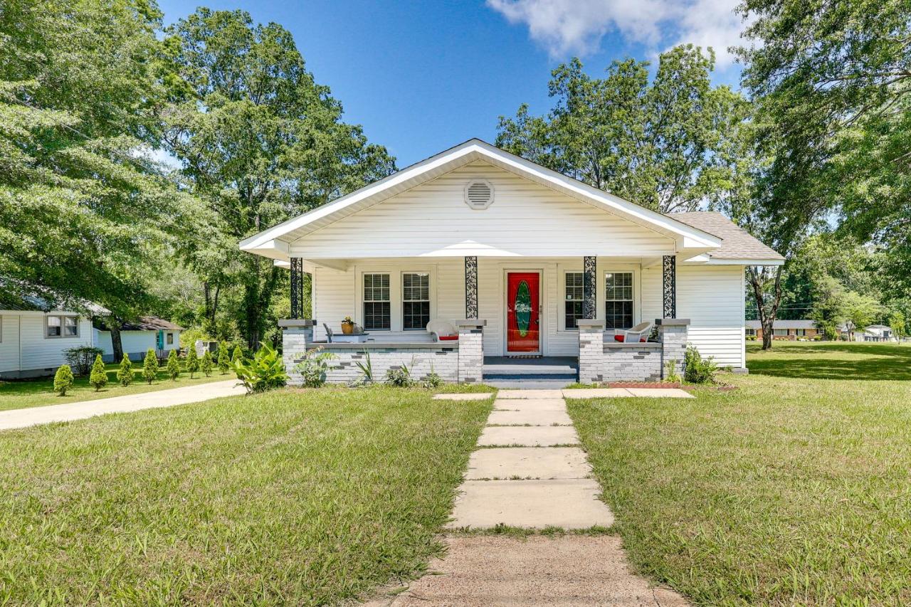 Historic Arab Home 12 Mi to Guntersville Lake! - Ferienwohnung