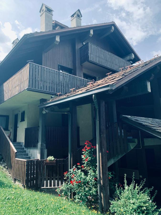 mansardacourmayeur - B&B