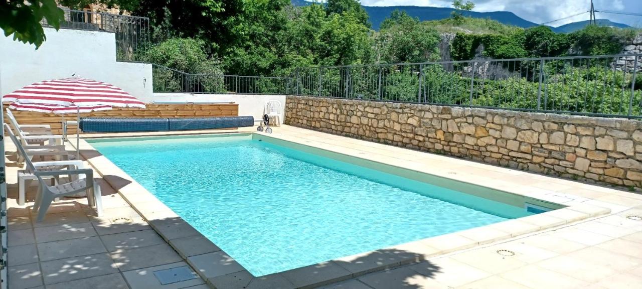 Gîte confortable village médiéval Sainte-Jalle Baronnies provençales - B&B