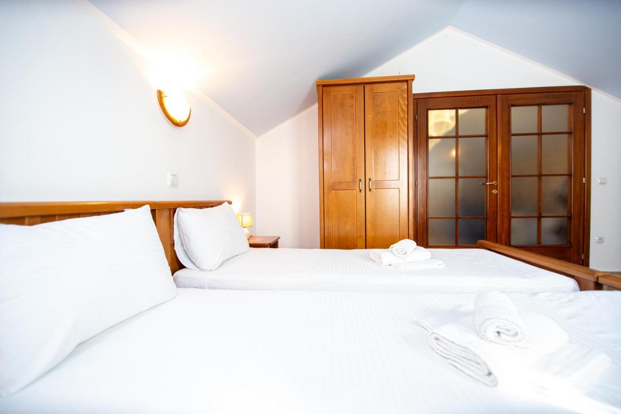 Superior Three-Bedroom Apartment with Sea View