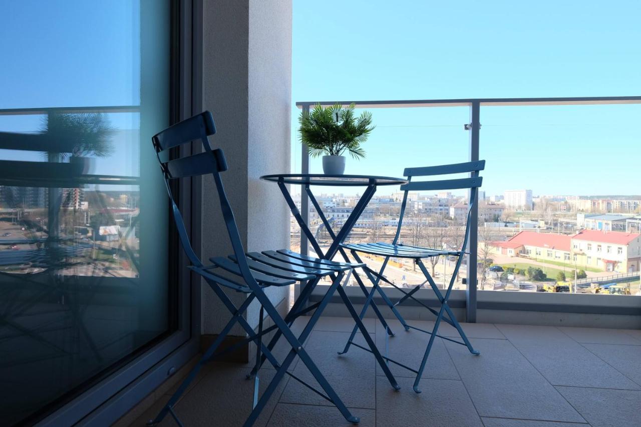 Estudio con balcón