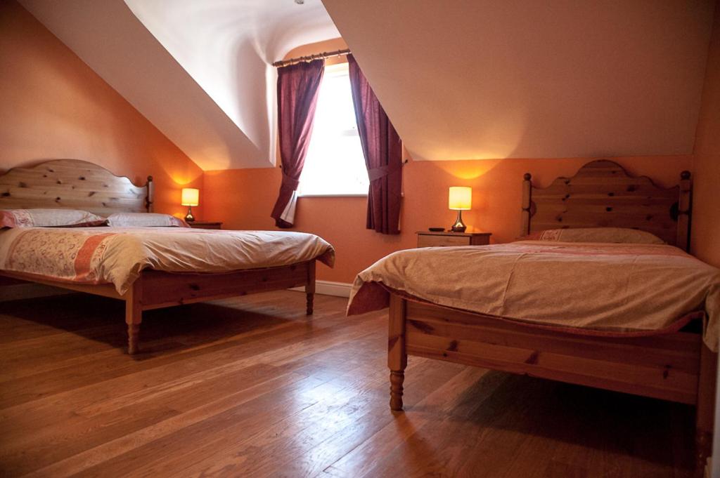 Triple Room with Private Bathroom