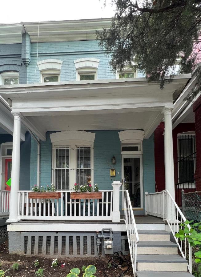 4 Bedroom Downtown DC with Private Parking Walk Metro Nightlife - Ferienwohnung