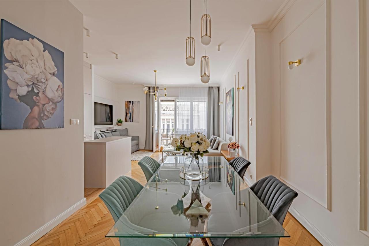 Katie's Home Parliament (85sq, 2 balcony, air-con,2 bedroom+2 bathrooms) - B&B Budapest
