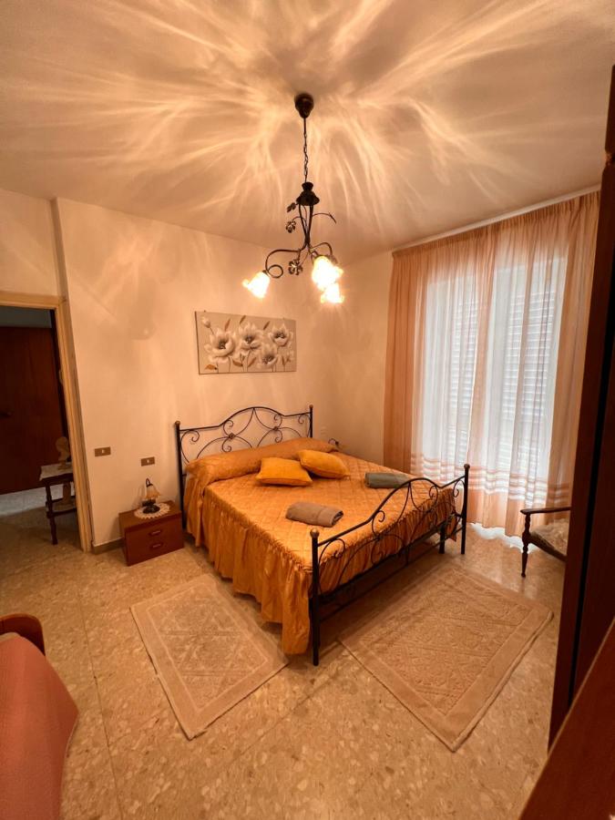 B&B Fondi - Alloggio Turistico Zio Benny 2 - Bed and Breakfast Fondi