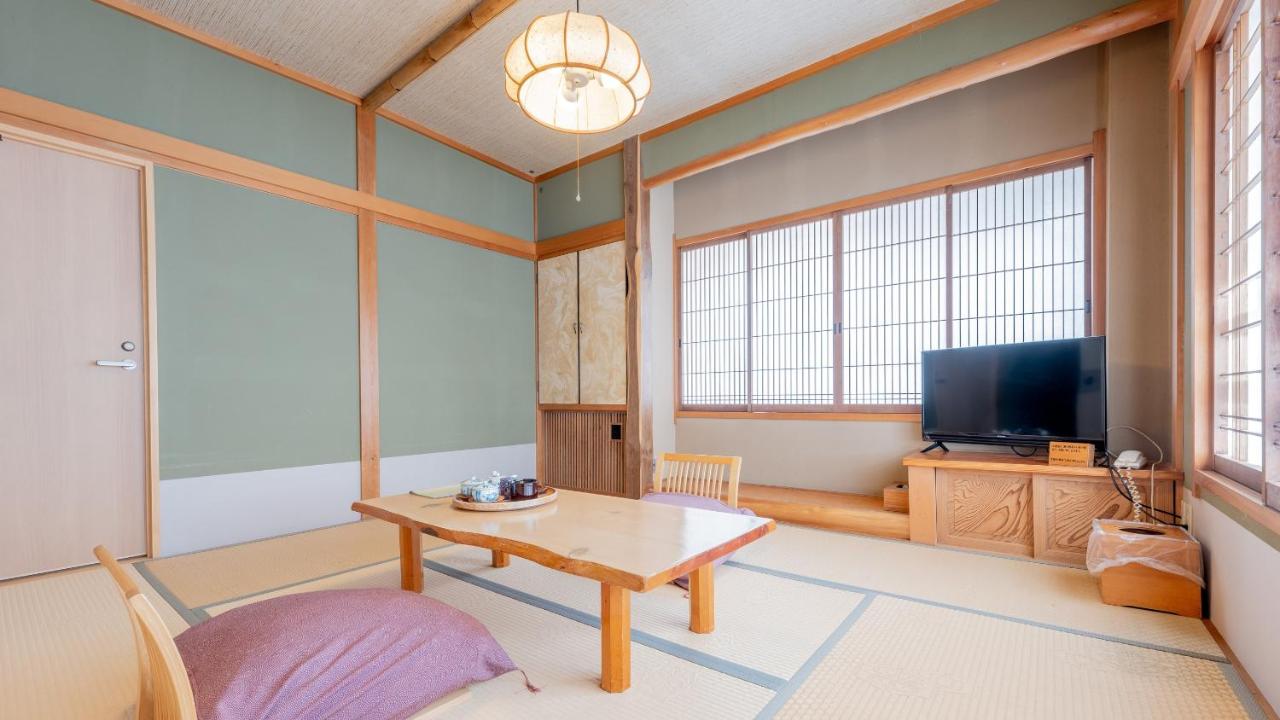 Japanese-Style Quadruple Room with Shared Bathroom