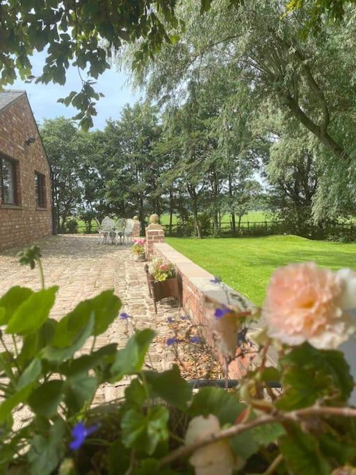 Rural Family Farmhouse with Countryside views - Ferienwohnung Southport