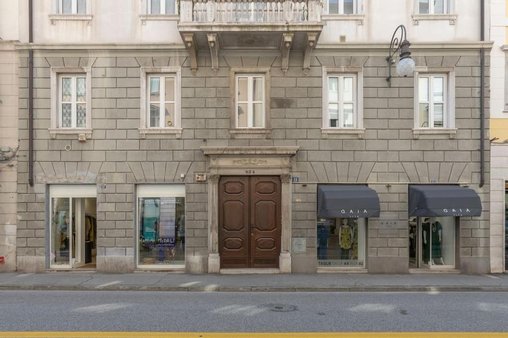 Apartments Trieste Centro I Imbriani 12 - Bed and Breakfast