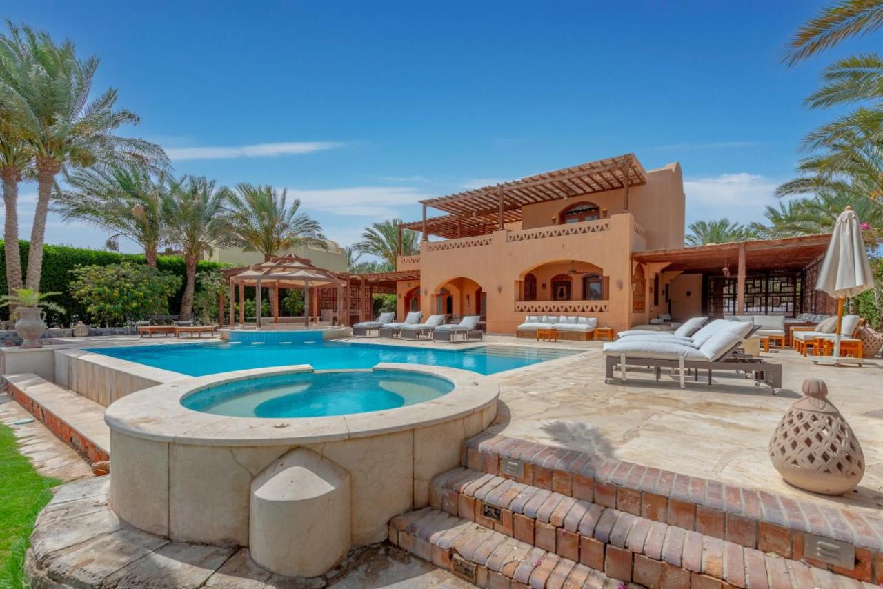 B&B Hurghada - 6BR Villa in North Golf El Gouna Private Pool Lagoon Guest house - Bed and Breakfast Hurghada