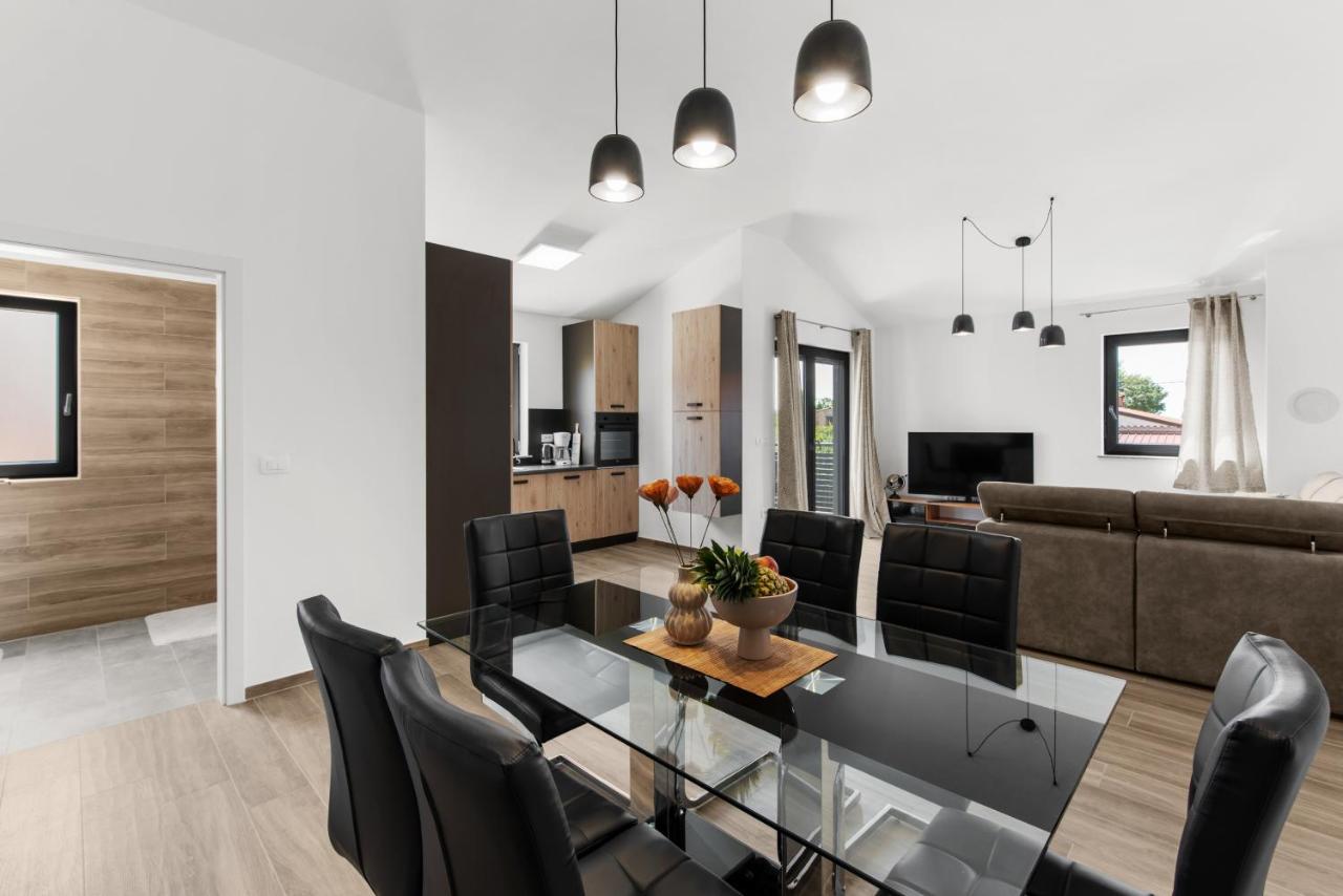 Grivičić Apartment B - Chambres d’hôtes Poreč