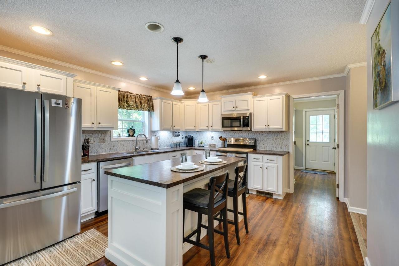 Hillsborough Vacation Rental about 18 Mi to Durham! - Chambres d’hôtes