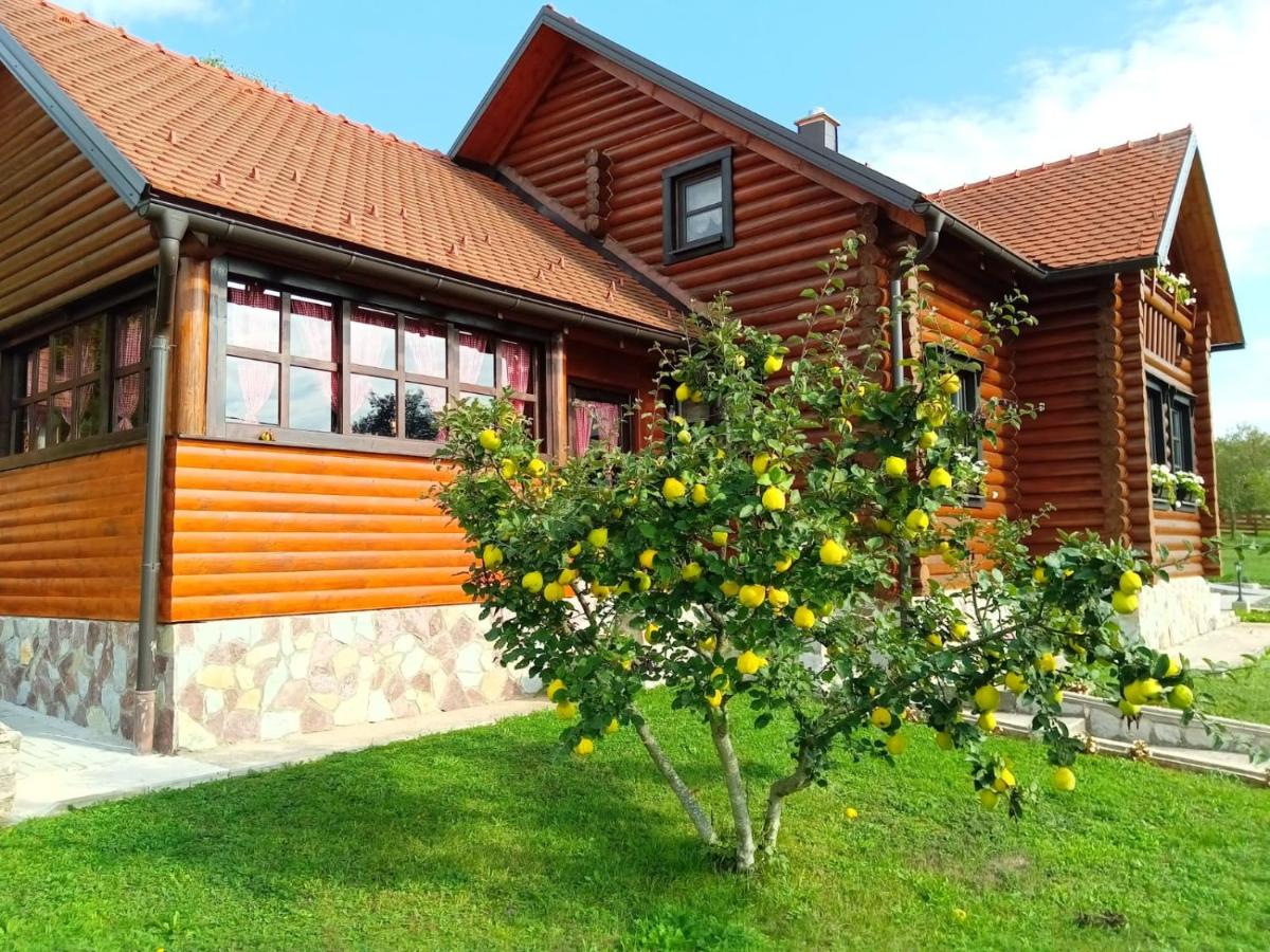 B&B Otočac - Ruralna kuća za odmor Marta - Bed and Breakfast Otočac