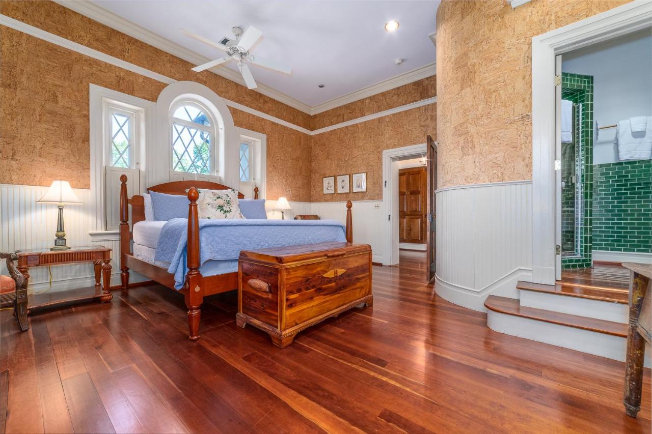 Superior King Suite