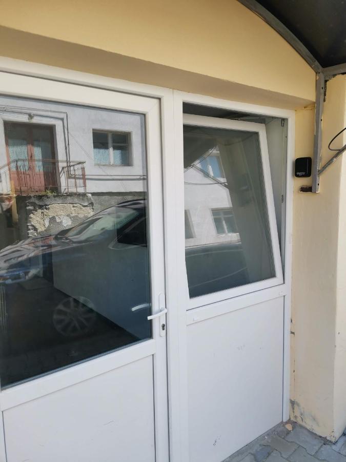 Cosy 2 rooms apartment with a view near the forest - Chambres d'hôtes Predeal