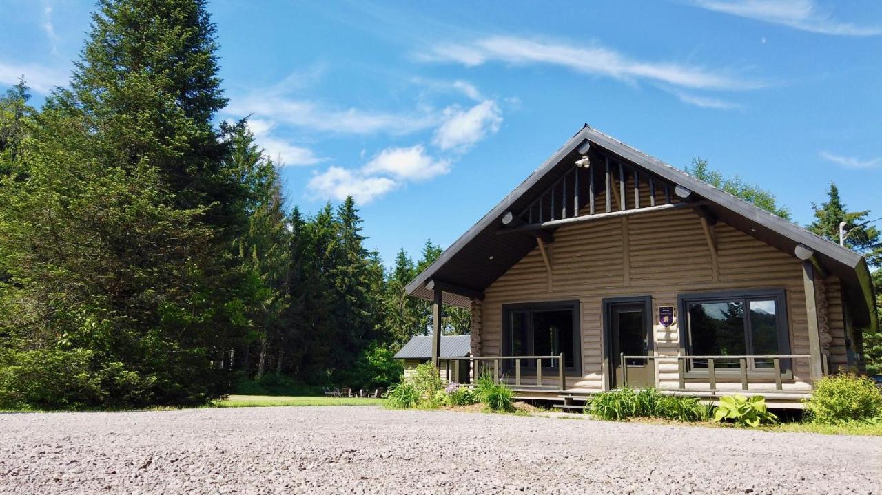 Les Chalets Tourisma - Chalet en bois rond avec spa - Chalet du 4e - B&B