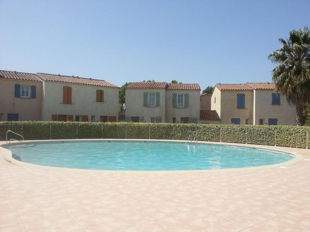 Villa à deux pas de la cité médiévale dans une résidence très calme - B&B
