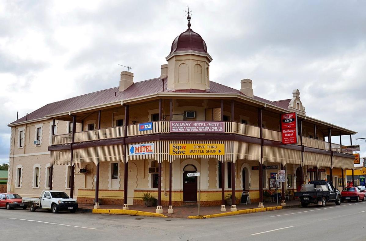 Railway Hotel Motel Peterborough - B&B