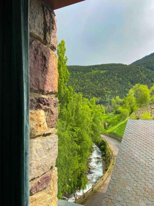 Único Piso Colorido y Divertido En Ransol - Increibles Vistas al Rio y Naturaleza - Ideal Familias l by BonesVacances - Chambres d'hôtes Andorre-la-Vieille