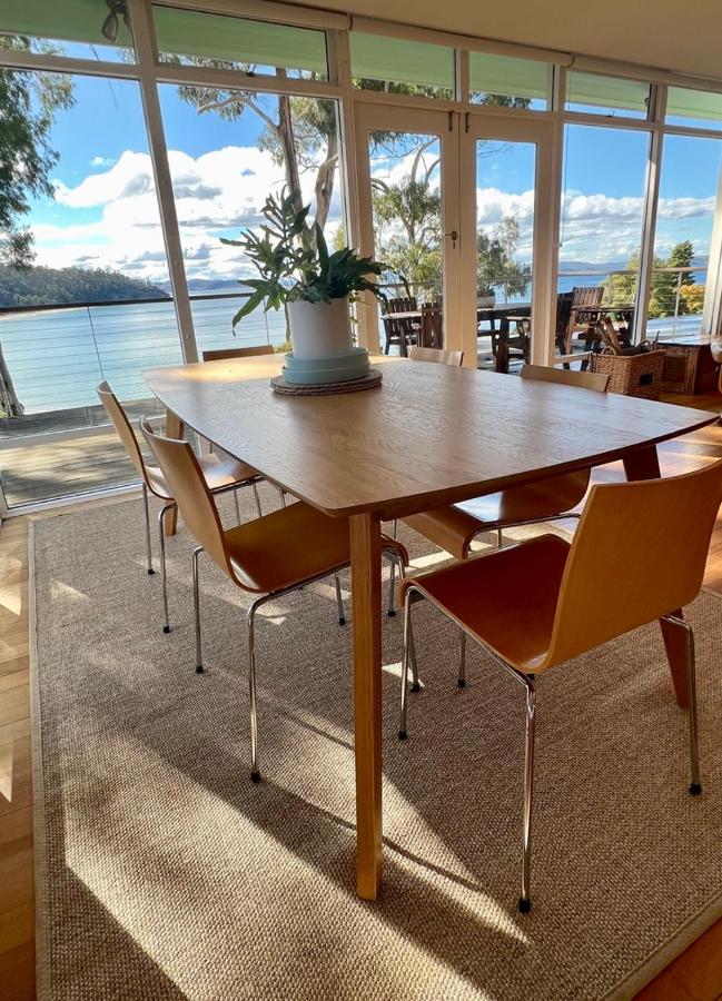 Beach House, Stunning Views of Kingston Beach - B&B