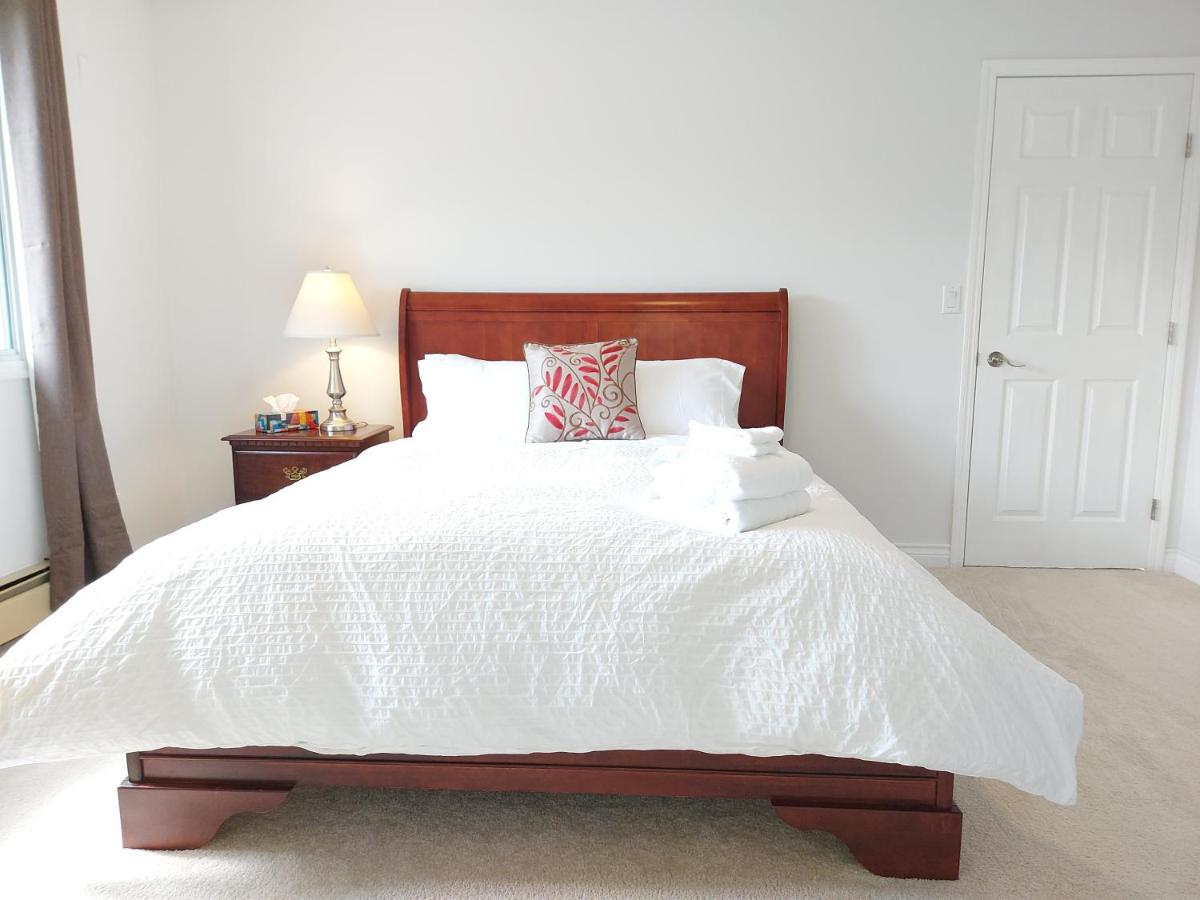 Deluxe Queen Suite