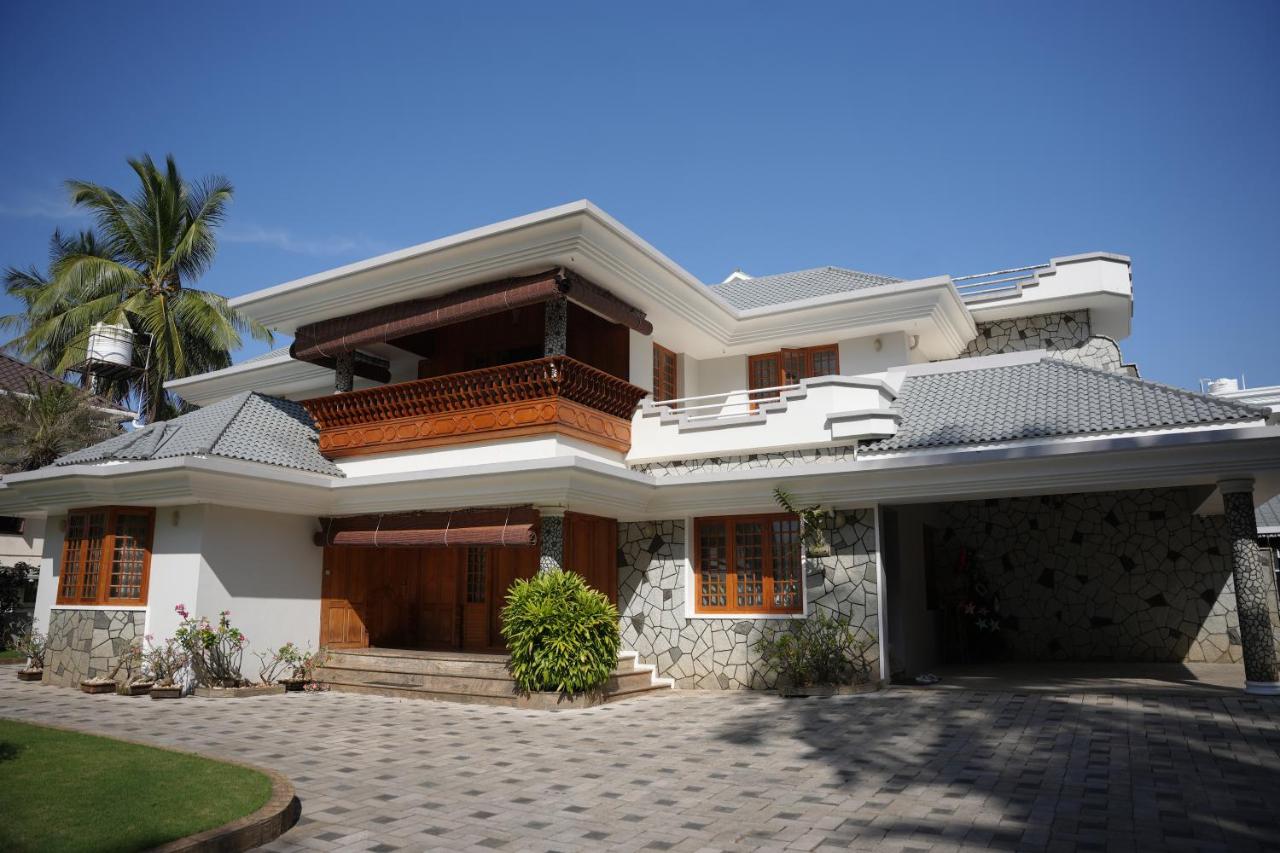 B&B Thrissur - Alite Posh 4 BHK Villa in Thrissur Town - Bed and Breakfast Thrissur