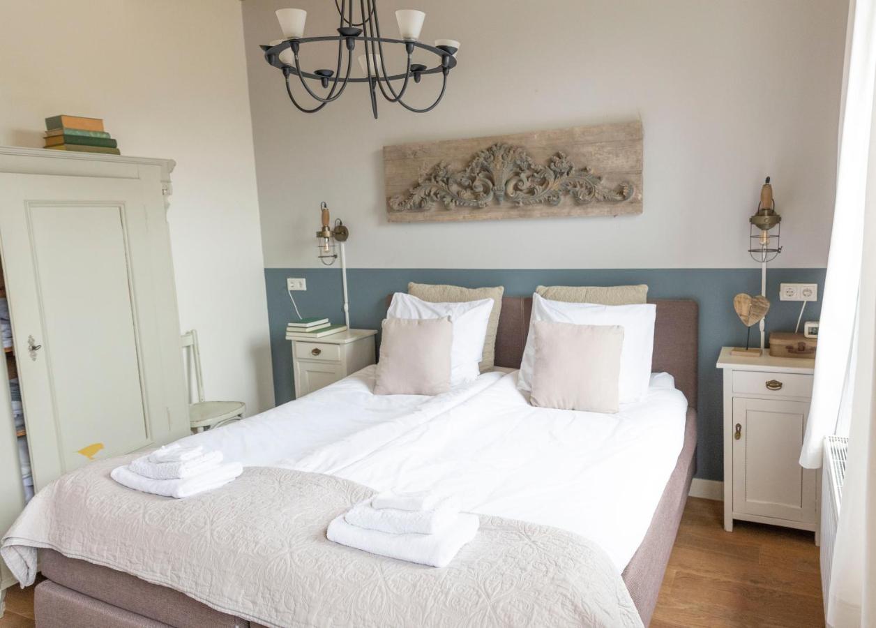 Dreibettzimmer mit Bad