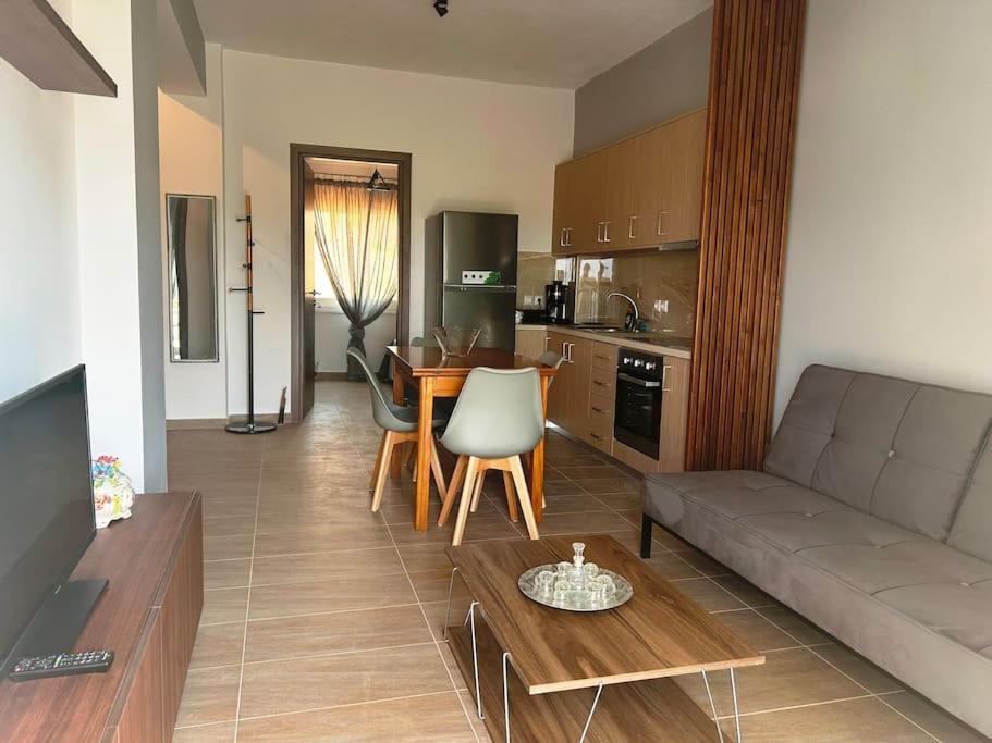 Korina's Apartment - Chambres d’hôtes Tértsa