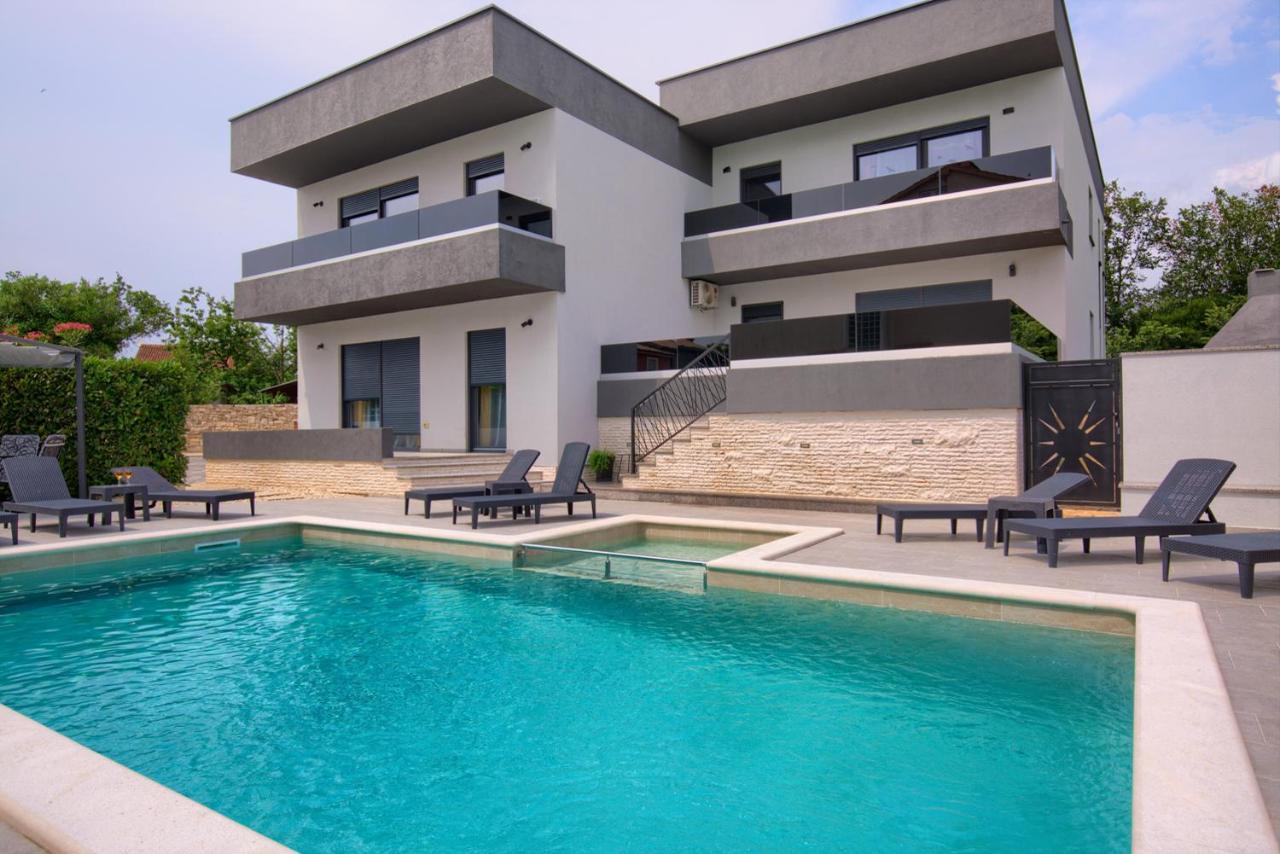 Luksuzni Apartmani Asi s bazenom - B&B Fasana